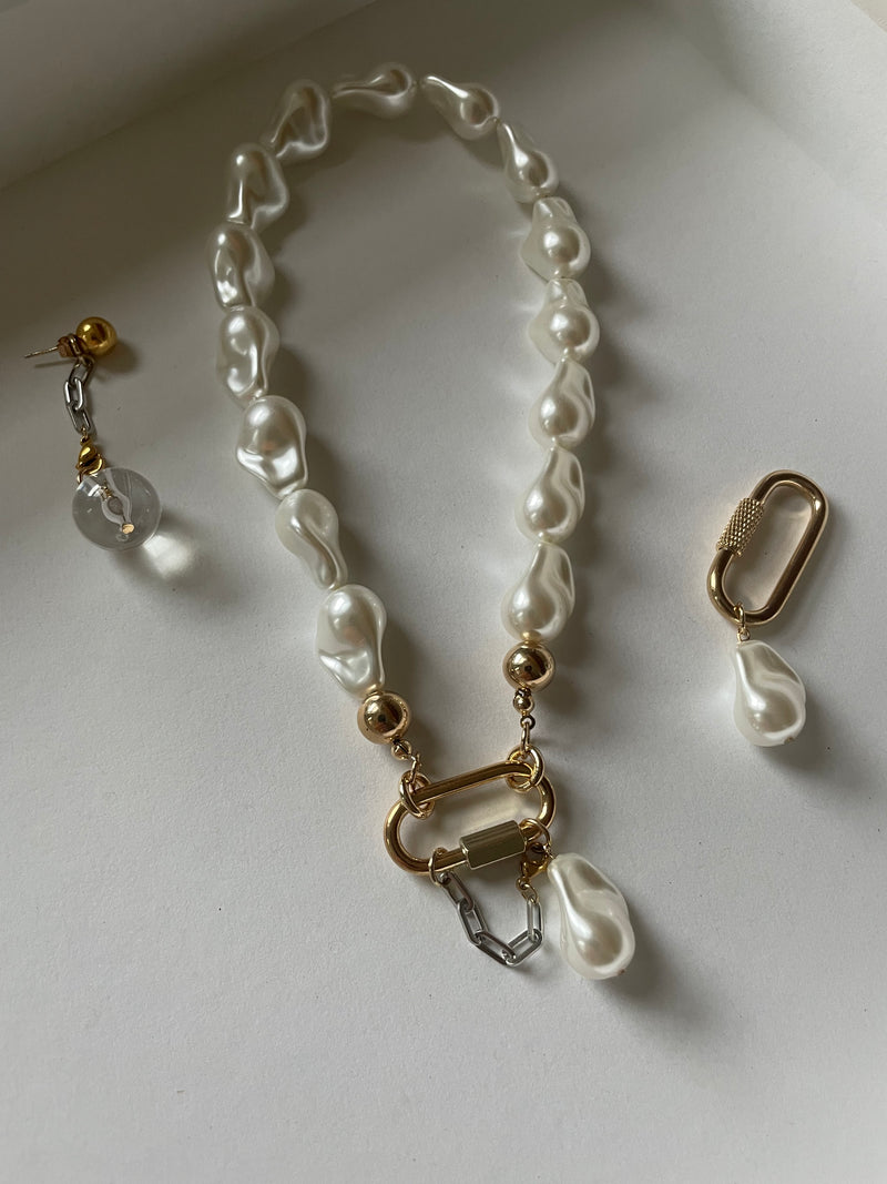 Chunky Necklace & V5 Charm Set